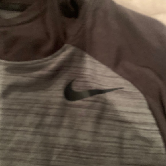 Nike pullover - Picture 2 of 2